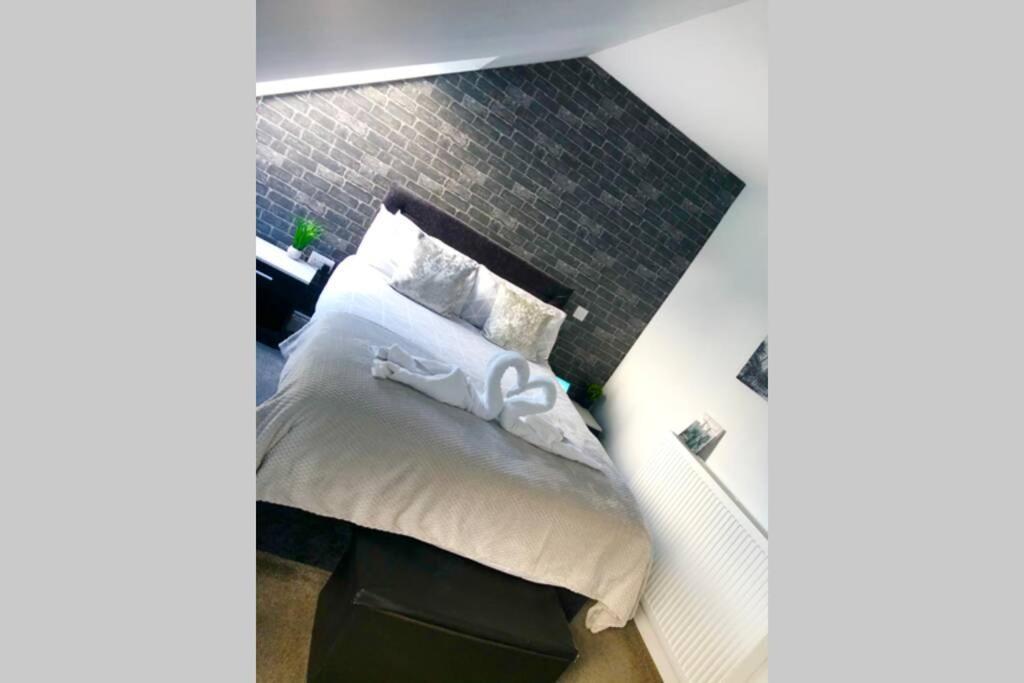 Alcantara- Modern Home With Hot Tub- Sleeps 10 Cromdale Екстериор снимка