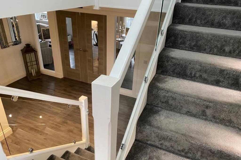 Alcantara- Modern Home With Hot Tub- Sleeps 10 Cromdale Екстериор снимка