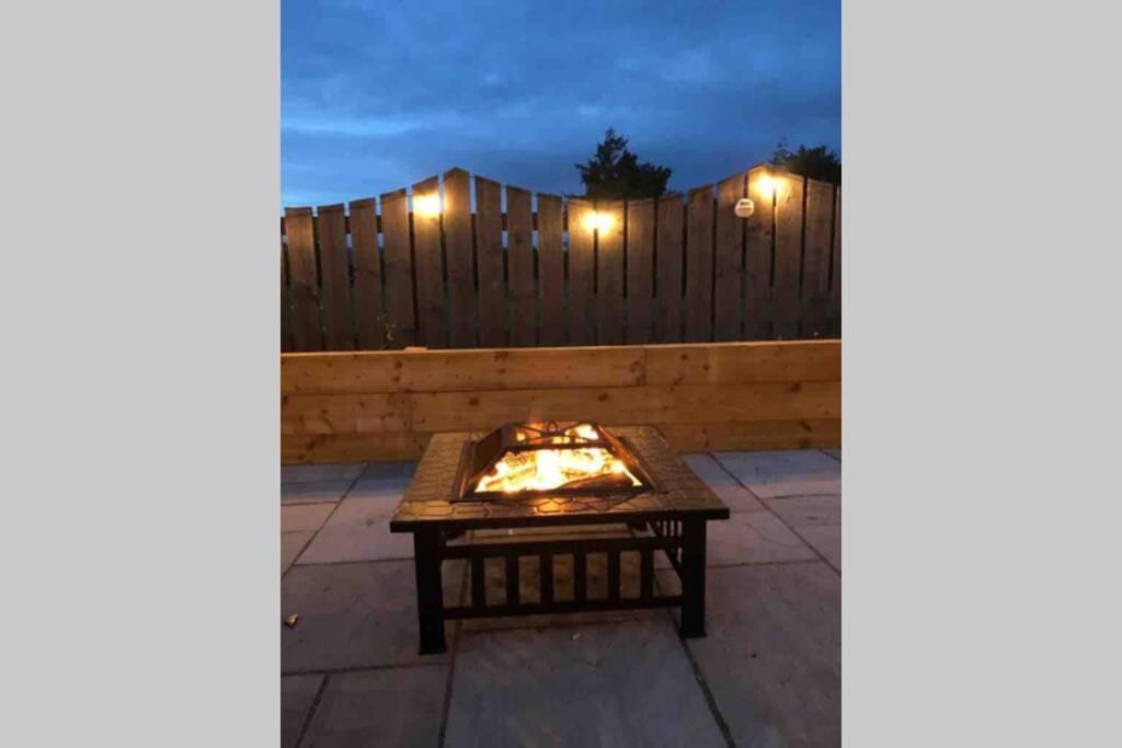 Alcantara- Modern Home With Hot Tub- Sleeps 10 Cromdale Екстериор снимка