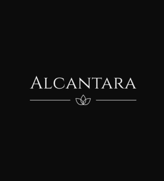 Alcantara- Modern Home With Hot Tub- Sleeps 10 Cromdale Екстериор снимка